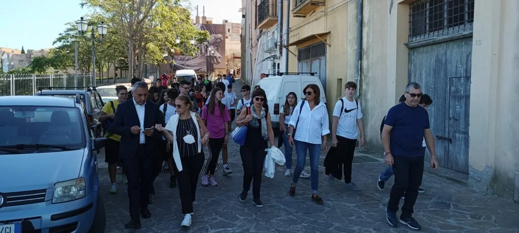 <strong>Una scuola sempre più all’avanguardia e fucina di iniziative di innovazione sul proprio territorio. A Montalbano Jonico incontro di due classi prime degli istituendi corsi del liceo scientifico con indirizzo Sportivo di Scanzano Jonico e del liceo scientifico quadriennale TrED di Matera. </strong>