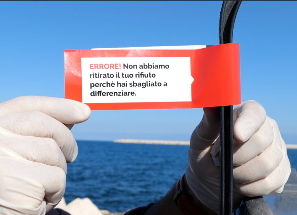 08 11 22 questa mattina analisi merceologica dei rifiuti raccolti nelle zone coperte dal porta a porta 1 radio laser news matera potenza puglia basilicata