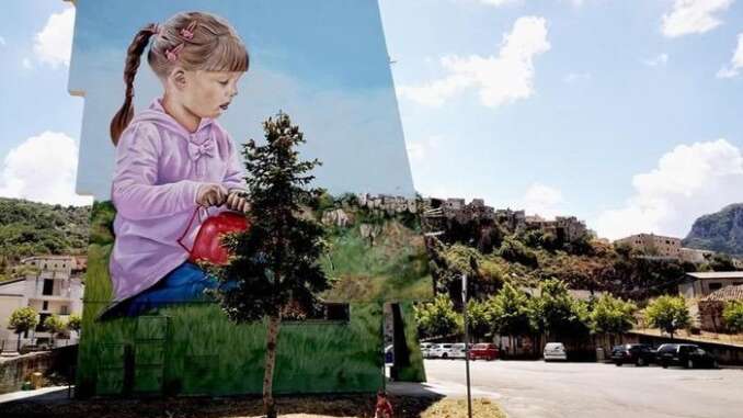 1 - MURALES LEGALITA' - BAMBINA