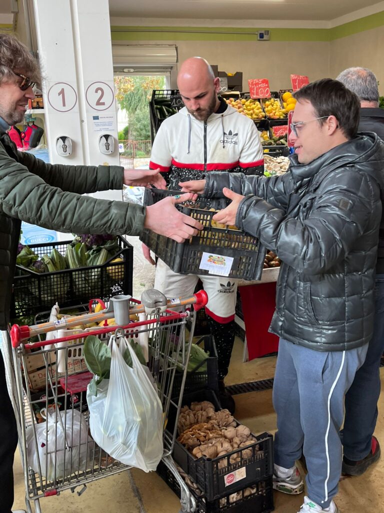 22 11 22 bari social food questa mattina il recupero delle eccedenze alimentari presso il mercato di japigia a cura dei ragazzi dellaipd 1 radio laser news matera potenza puglia basilicata