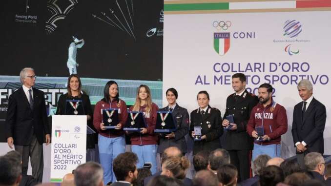 Collari-oro-fioretto-femminile