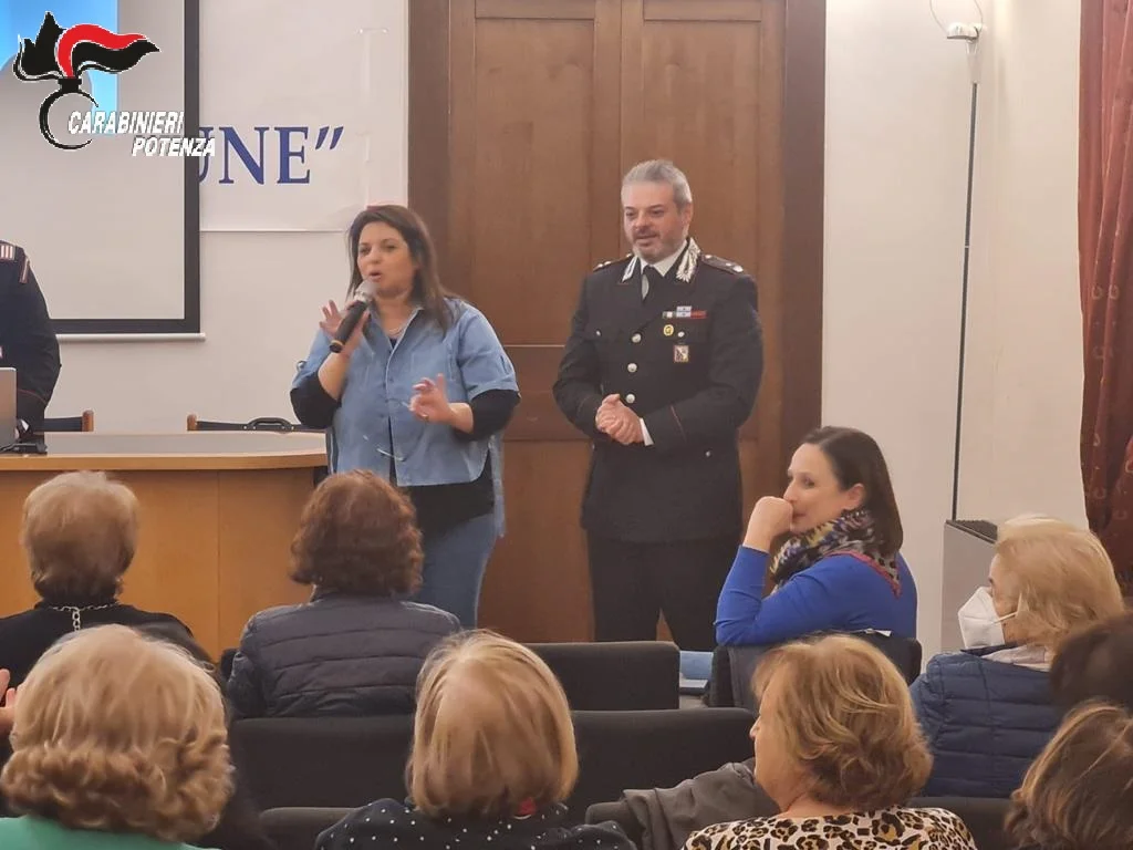 <strong>Venosa (PZ):I Carabinieri incontrano la cittadinanza per fornire consigli utili a prevenire le truffe agli anziani</strong>.