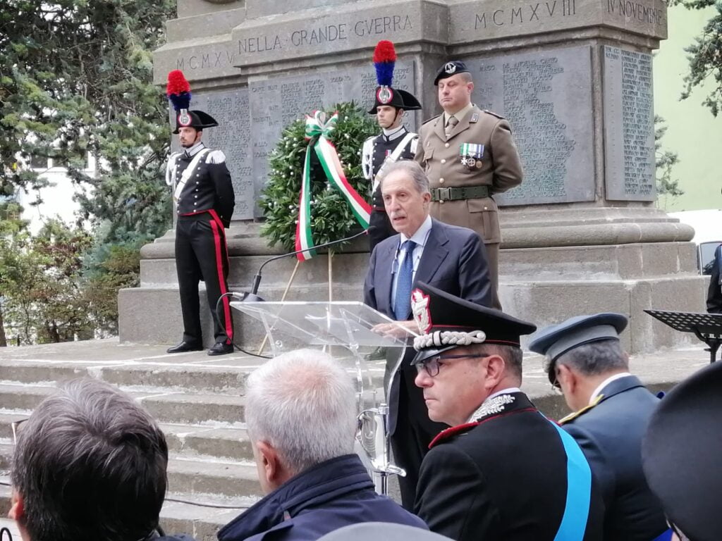 potenza 4.11.2022 il presidente della regione vito bardi alla cerimonia del 4 novembre 1 radiolaser news matera potenza puglia basilicata