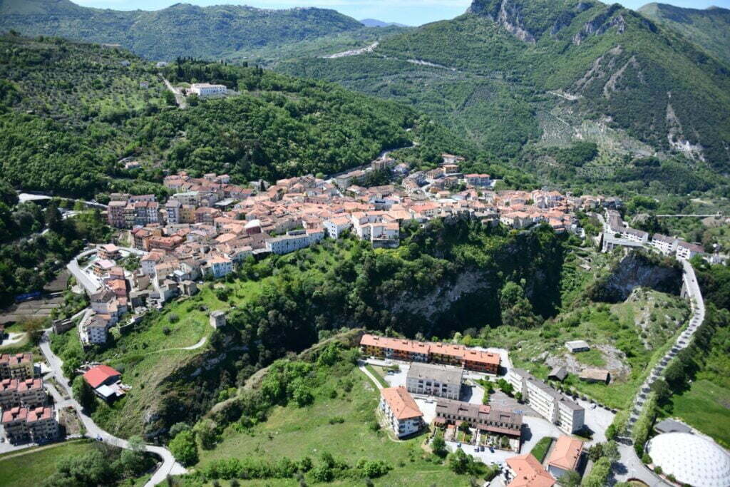 veduta aerea di vietri di potenza radiolaser news matera potenza puglia basilicata