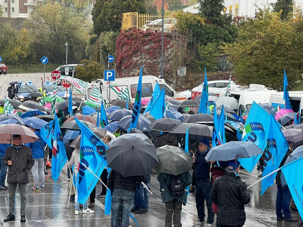 manifestazione oggi 3 radio laser news matera potenza puglia basilicata
