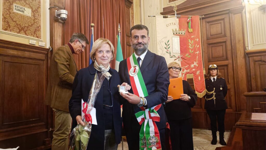 06 12 22 nicolino doro 2022 oggi a palazzo di citta la cerimonia di premiazione della xxiv edizione foto 3 radiolaser news matera potenza puglia basilicata