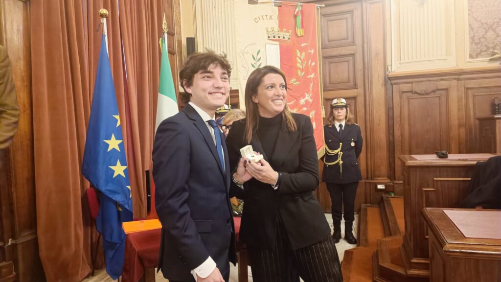 06 12 22 nicolino doro 2022 oggi a palazzo di citta la cerimonia di premiazione della xxiv edizione foto 4 radiolaser news matera potenza puglia basilicata
