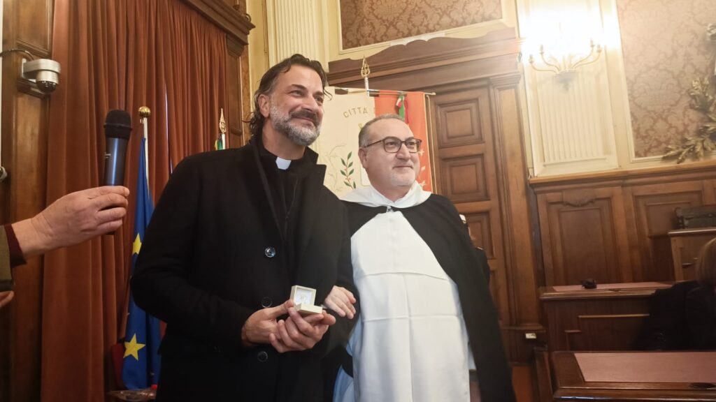 06 12 22 nicolino doro 2022 oggi a palazzo di citta la cerimonia di premiazione della xxiv edizione foto 8 radiolaser news matera potenza puglia basilicata