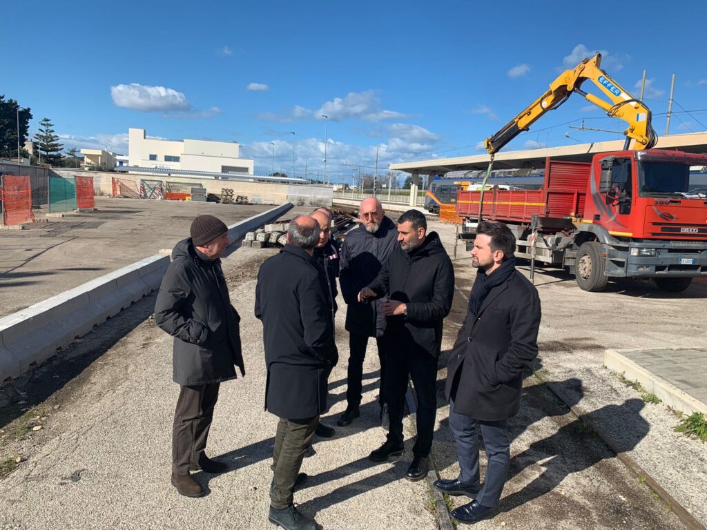 NUOVO PARK AND TRAIN ALLA STAZIONE DI TORRE A MARE STAMATTINA IL SOPRALLUOGO PER VERIFICA AVVIO LAVORI E RIDEFINIZIONE AREA DI SOSTA TEMPORANEA NEI PRESSI DELLA STAZIONE