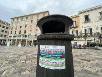 adesivi sui cestini gettacarte radio laser news matera potenza puglia basilicata