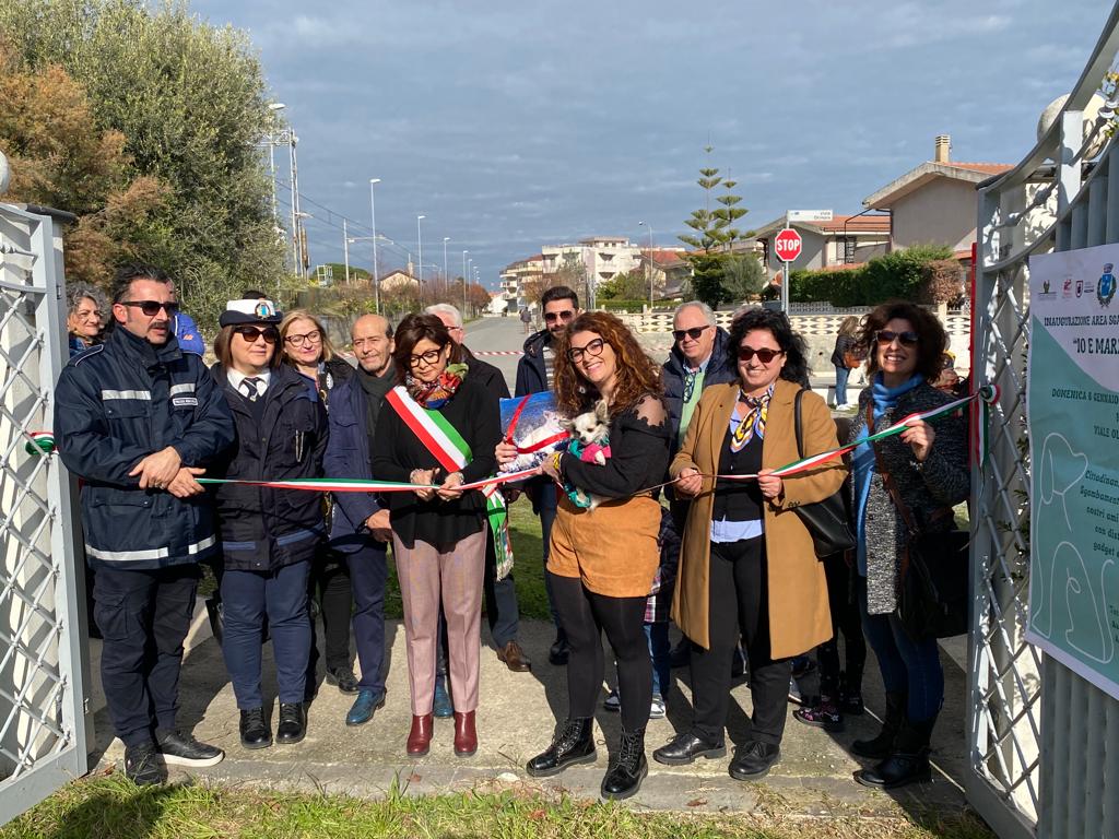 <strong>NAUGURATA L'AREA DI SGAMBAMENTO PER I CANI "IO E MARLEY"AREA VERDE ATTREZZATA DEDICATA AGLI AMICI A 4 ZAMPE</strong>