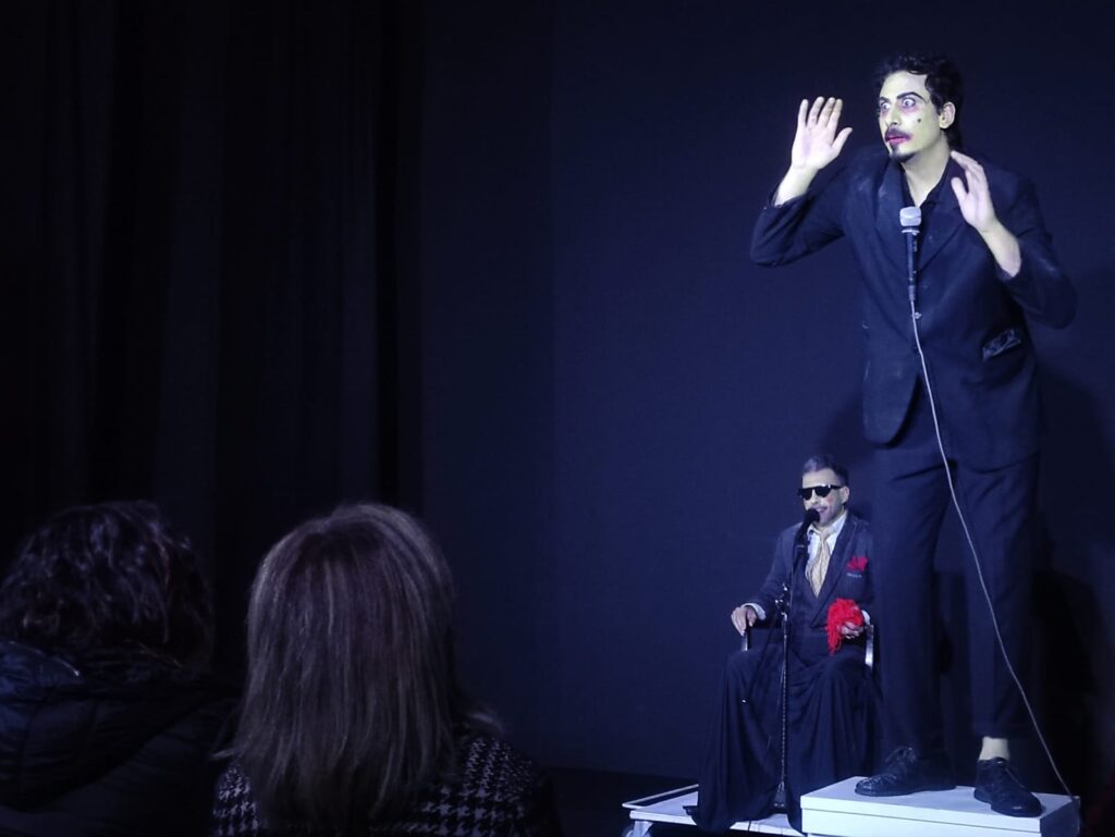 venerdì 24 febbraio - mucchio! di therasiailgaragedellearti ad astràgali teatro a lecce 1 mucchio therasiailgaragedellearti radiolaser news matera potenza puglia basilicata