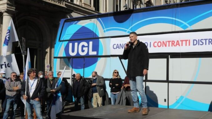 manifestazione-piazza-ss.-apostoli-_-giuliano-1024x682_1