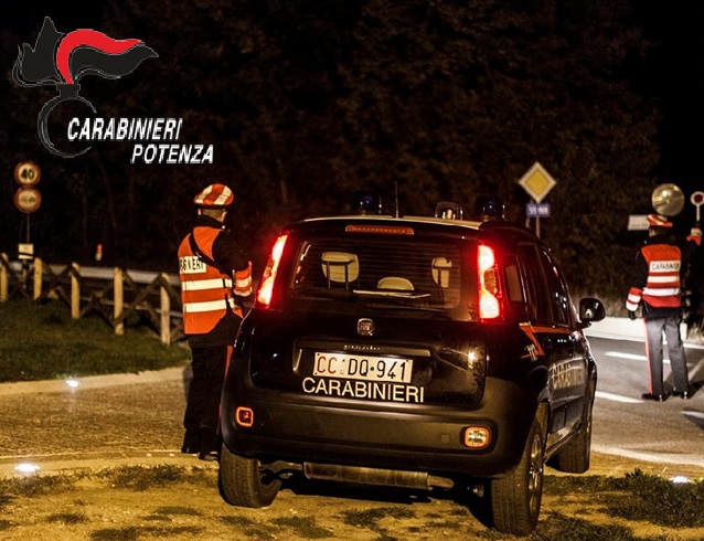 Vaglio di Basilicata (PZ):  In giro a bordo di auto rubata. Conducente fermato e denunciato dai Carabinieri per ricettazione.