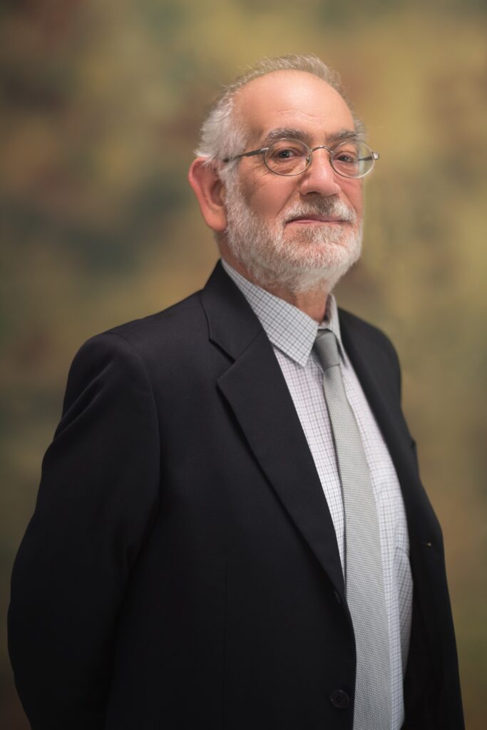 <strong>a marconia il romanzo “i cacciatori di dolci” di enzo montano</strong> 1 foto autore vincenzo montano radiolaser news matera potenza puglia basilicata