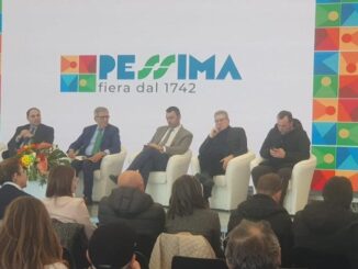 <strong><em>fiera “pessima”, melucci: «dalla zes opportunità di sviluppo, ma serve anche l’impegno dei privati»</em></strong> 79 il presidente melucci fra i partecipanti al convegno della fiera pessima 1 radio laser news matera potenza puglia basilicata