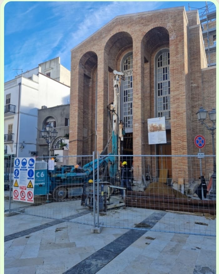 Pisticci. Terminati lavori esterni chiesa S.ROCCO. Traffico P.zza S. Antonio Abate P.zza Plebiscito tornato normale