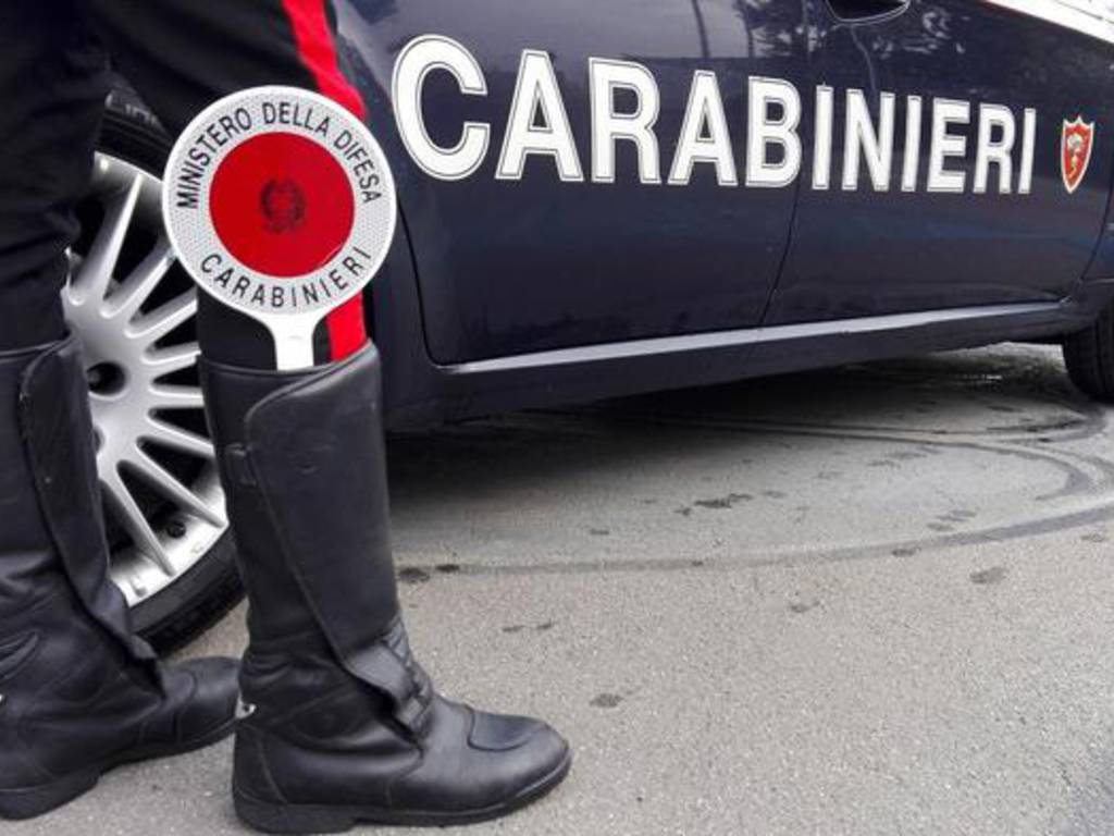 MONTEMILONE (PZ): I CARABINIERI RECUPERANO TRE AUTOCARRI COMPATTATORI AL TERMINE DI UN INSEGUIMENTO AVVENUTO NELLA NOTTE. carabinieri