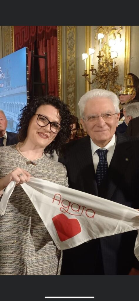 mirna bruna mastronardi. cavaliere dell'ordine al merito della repubblica italiana: <strong>l’emozione…ha la voce di “agata – volontari contro il cancro”</strong> 1 onorificenza mirna 2 radiolaser news matera potenza puglia basilicata