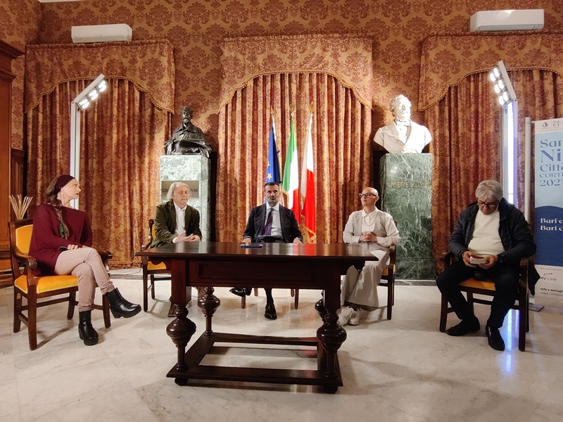 CORTEO STORICO DI SAN NICOLA - 2023PRESENTATI LA RIEVOCAZIONE STORICA CON LA DIREZIONE ARTISTICA DI NICOLA VALENZANO E LO SPETTACOLO DI DANZA AEREA A CURA DI RESEXTENSA corteo storico
