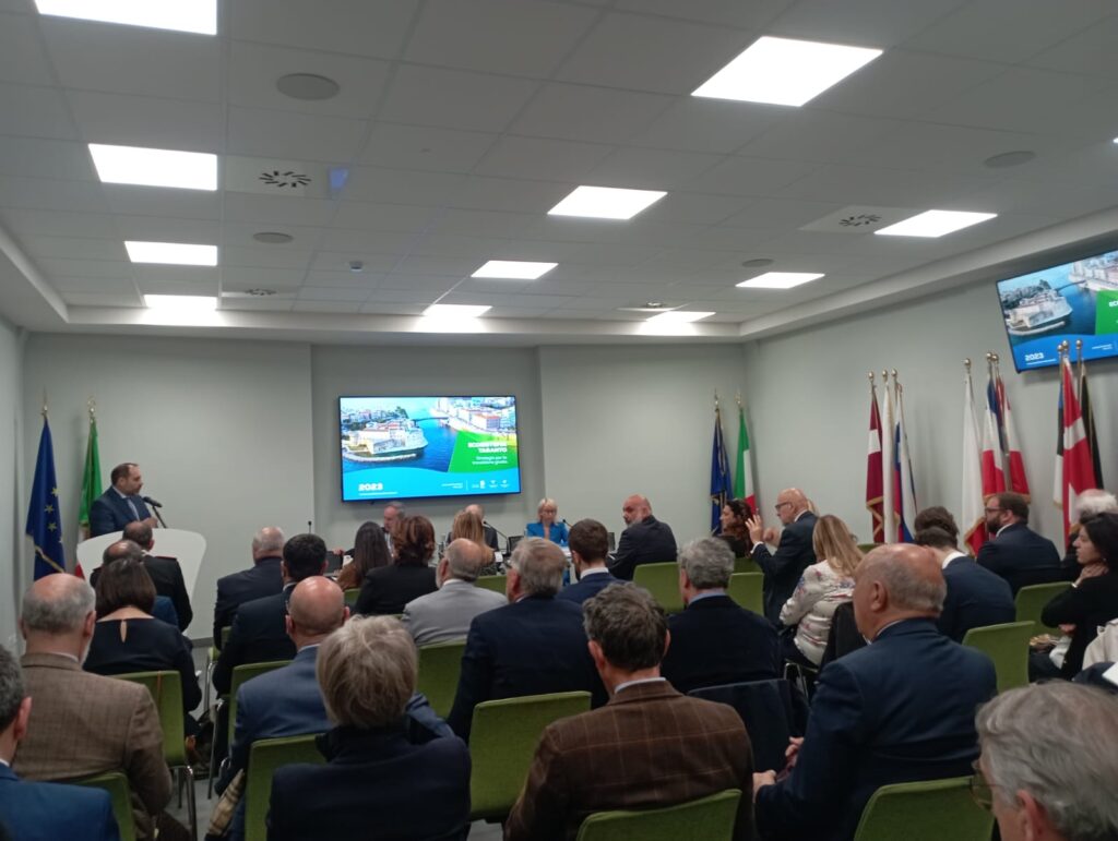 MELUCCI. “IL TERRITORIO E’ PRONTO PER LE IMPORTANTI MISURE EUROPEE, ORA CREDO SIA NECESSARIO IL COORDINAMENTO DEL CIS TARANTO” cis taranto