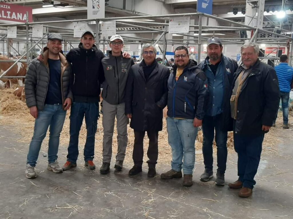 importanti premi per gli allevatori lucani a campanialleva expo 2023 3 whatsapp image 2023 04 20 at 21.56.48 radiolaser news matera potenza puglia basilicata