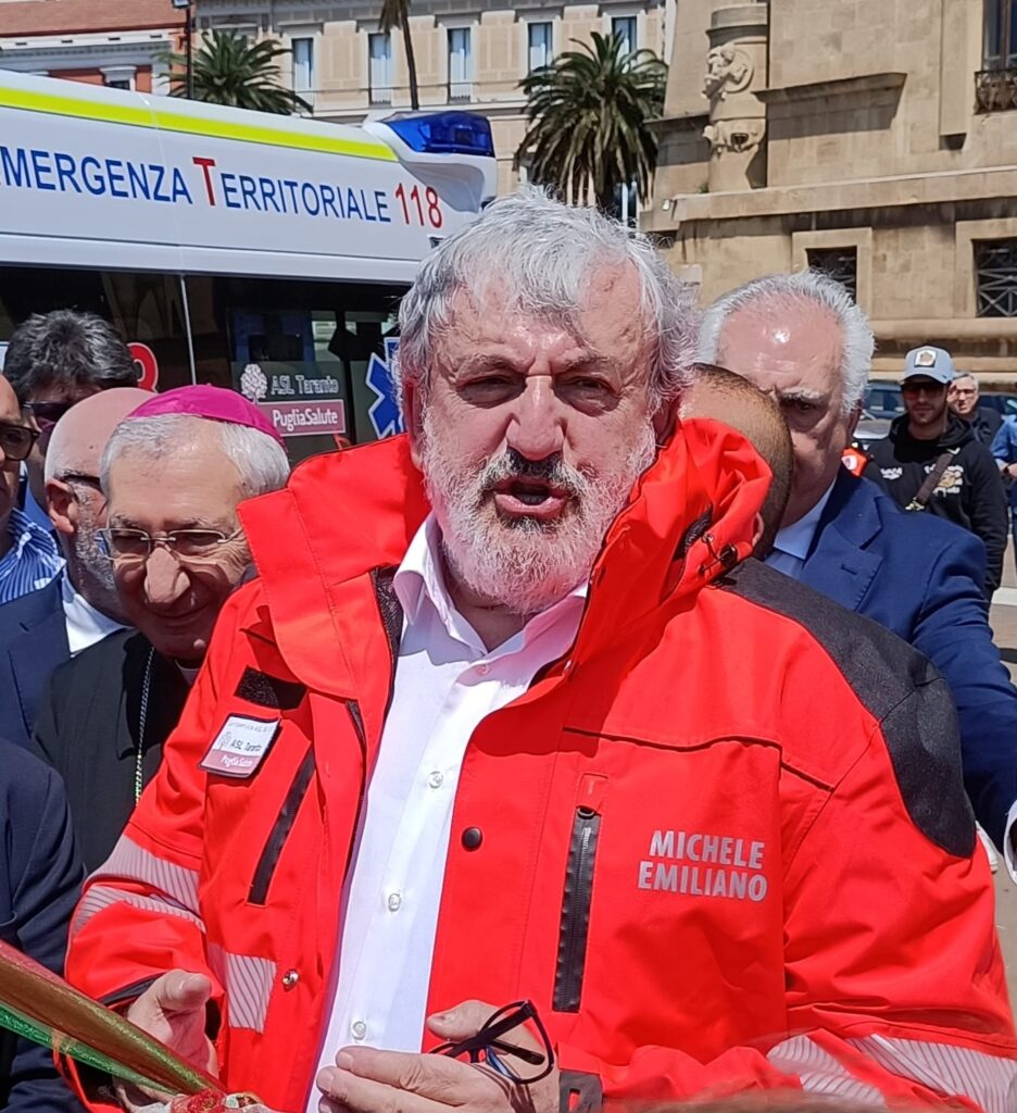 Taranto, 5 maggio 2023 – Servizio 118: obiettivo raggiunto. Emiliano a Taranto per internalizzazioni e nuove dotazioni per il parco mezzi. servizio