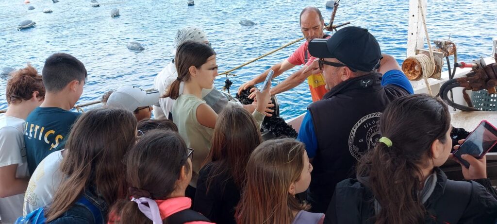 Taranto, 29 maggio 2023 – “L’Oro nero di Taranto”: studenti e studentesse alla scoperta del mondo della cozza tarantina, per uno stile di vita sano e per la lotta all’abusivismo alimentare, con il supporto del Dipartimento di Prevenzione. oro nero