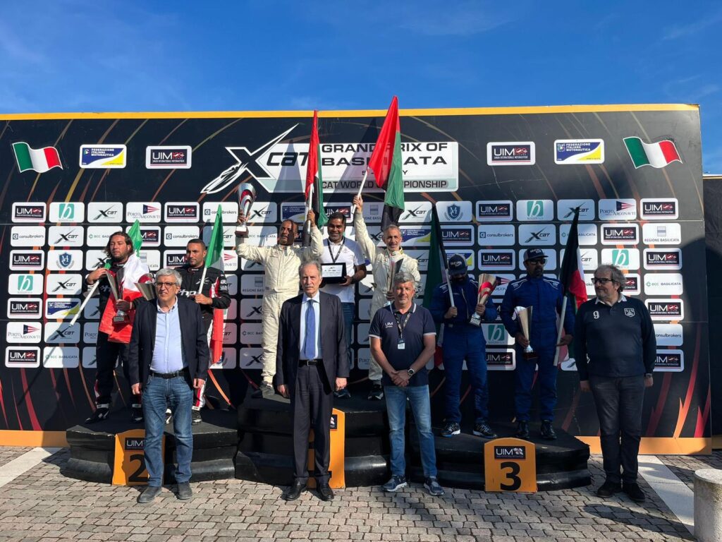 XCAT WORLD CHAMPIONSHIP 2023: PROSEGUE IL MONOLOGO DI FAZZA CHE A PORTO DEGLI ARGONAUTI VINCE ANCHE GARA 2 (TRE SUCCESSI IN QUATTRO PROVE)-SPLENDIDO SECONDO POSTO PER GLI ITALIANI DI HPI RACING xcat world championship