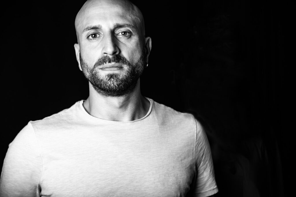 In distribuzione Naked, nuovo progetto discografico del pianista barese Kekko Fornarelli (Eskape - Puglia Sounds Record) progetto