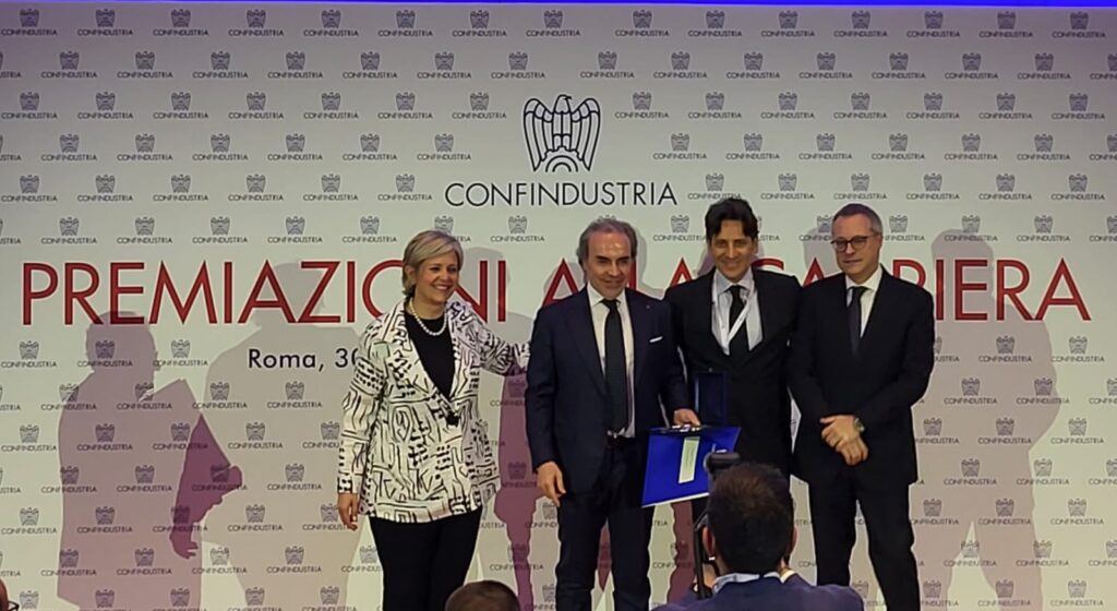 25 ANNI DI DIREZIONE IN CONFINDUSTRIA IL DG CARRIERO PREMIATO A ROMA direzione