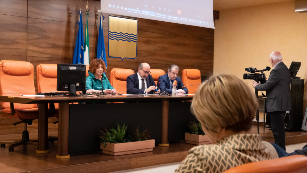 strategie di sviluppo per la basilicata, incontro in regione 3 rb 0348 radiolaser news matera potenza puglia basilicata