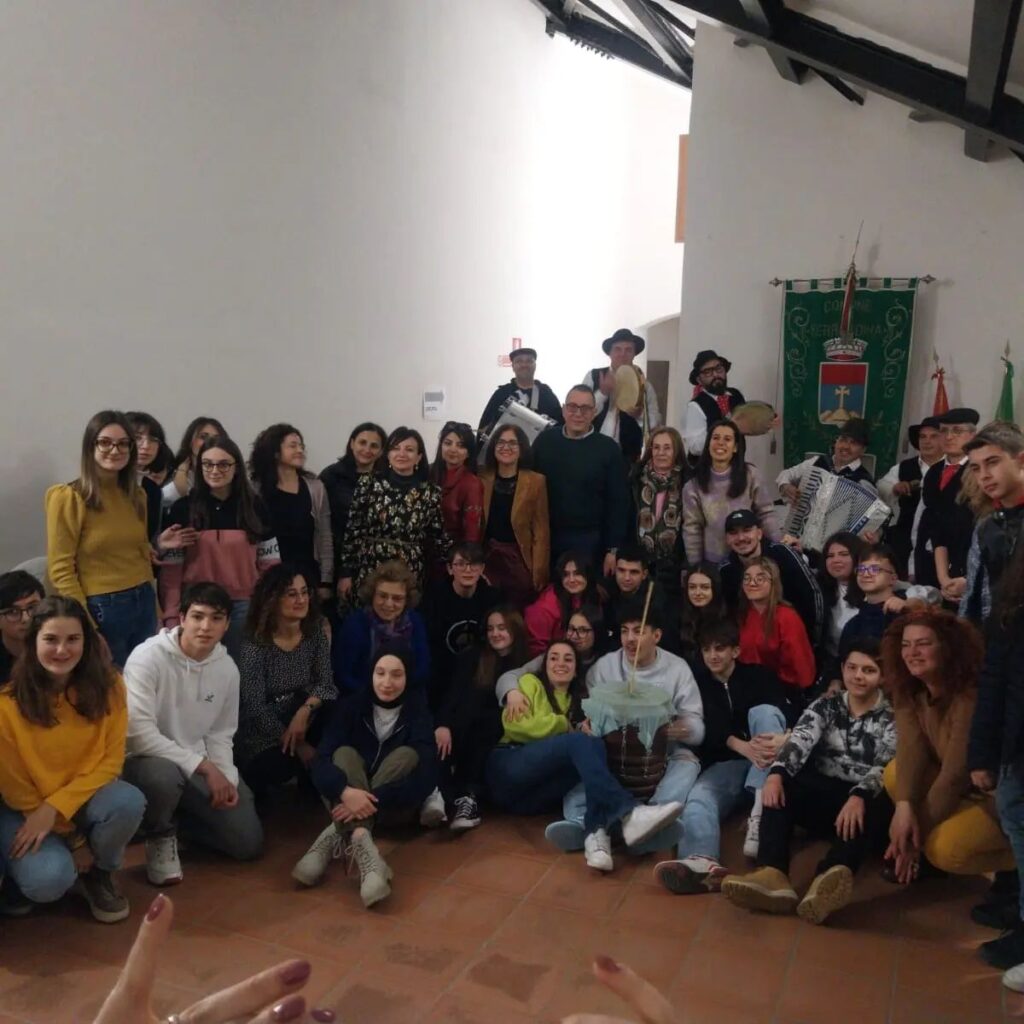 IIS Bernalda- Ferrandina in marcia contro la fame con Erasmus+“TRUE COLORS”: ognuno è speciale e unico nella sua diversità .Dal 13 al 17 maggio le delegazioni di Croazia, Nord Macedonia, Romania e Turchia ospiti della scuola fame
