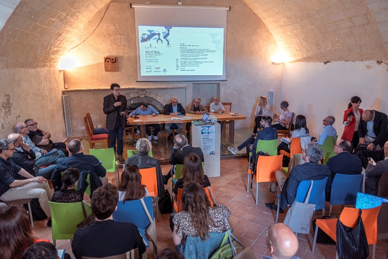 Al Distretto del Mobile Imbottito di Matera si parla di tecnologie per il controllo di gestione nelle PMI con il Politecnico di Bari distretto