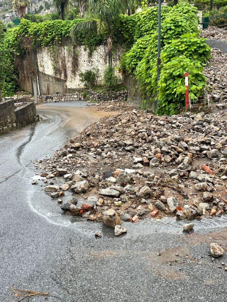 Subito un piano per la salvaguardia della Costa di Maratea, nessuno parli di sole inadempienze tecniche, manca un indirizzo chiaro della politica governativa Regionale. Bardi venga qui. indirizzo
