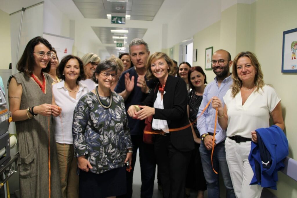 BARI SOCIAL BOOK STAMATTINA L’INAUGURAZIONE DI UN NUOVO SPAZIO SOCIALE PER LEGGERE NEL REPARTO DI NEONATOLOGIA DEL POLICLINICO reparto