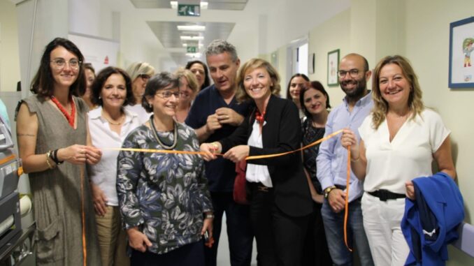 20-06-23 Bari Social Book_ inaugurato lo Spazio sociale per leggere di Libri su misura a Neonatologia_1
