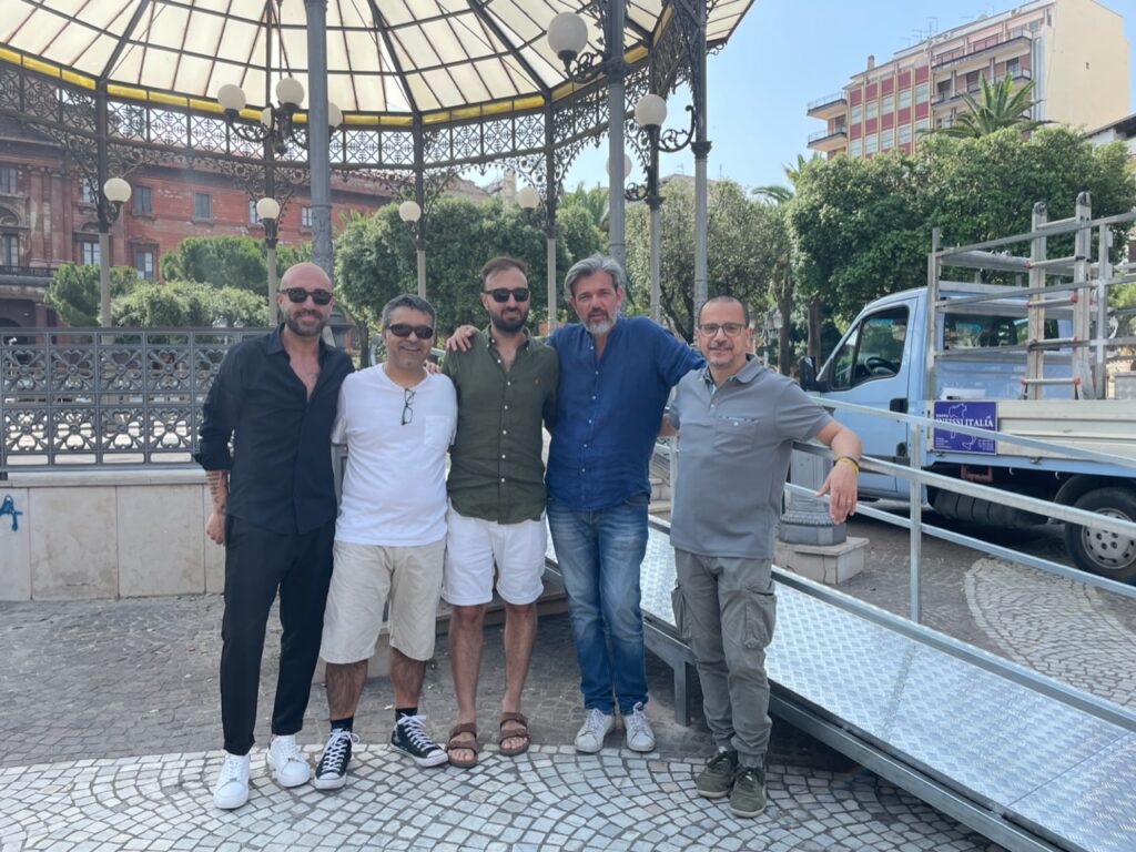 “Disability Pride”, il gazebo di piazza Garibaldi diventa accessibile grazie alla generosità di un’azienda tarantina azienda