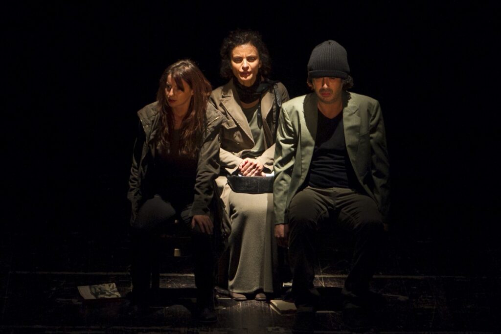 Uno spettacolo teatrale per raccontare sei declinazioni sul tema della fuga fuga