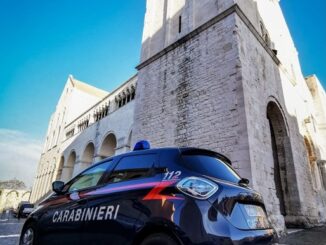 bari. 2 arresti dei carabinieri per spaccio di droga nei pressi della stazione ferroviaria centrale. 86 generica cc radio laser news matera potenza puglia basilicata