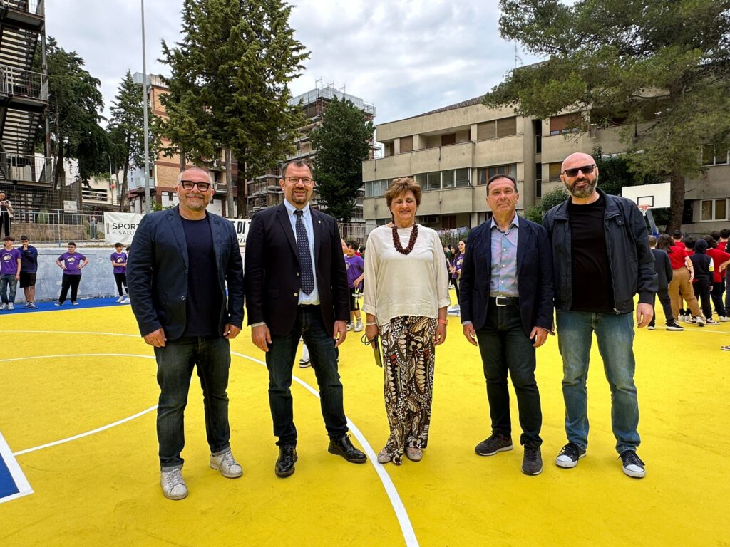 Inaugurato il nuovo campo da basket al rione Lanera campo