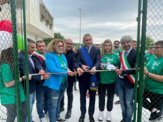 inaugurato a garaguso scalo il nuovo impianto esterno per il calcio a 5 dell’ipsasr. 93 taglio nastro garaguso radio laser news matera potenza puglia basilicata