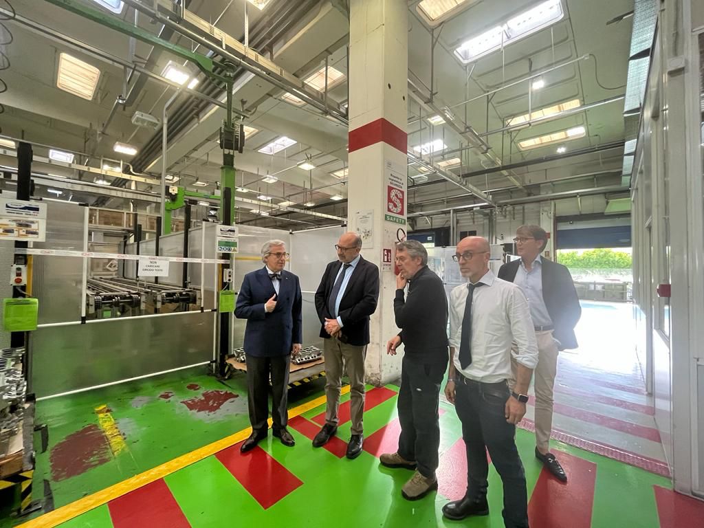 ASSESSORE REGIONALE LATRONICO IN VISITA ALLA CMD DI ATELLA regionale