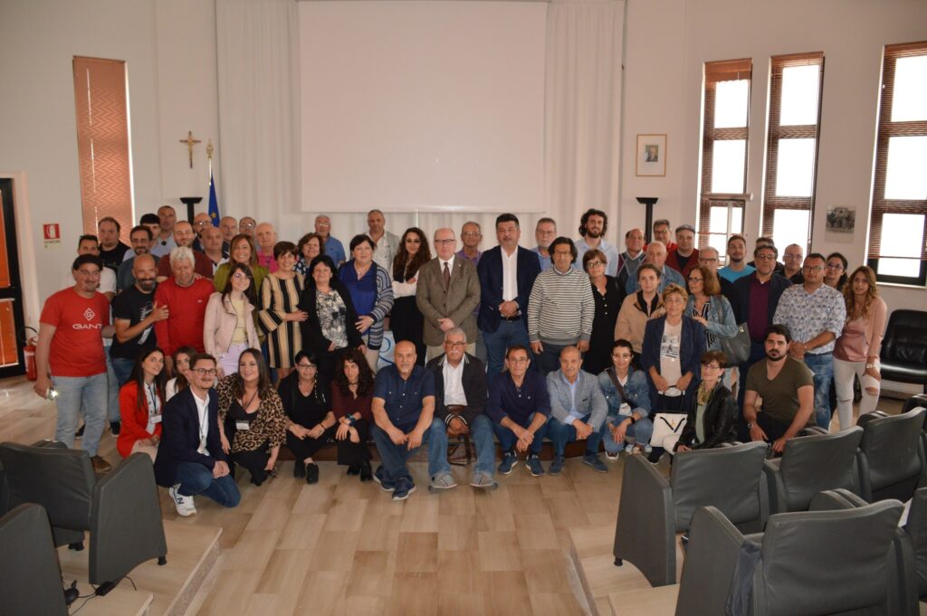 sicurezza alimentare e gestione della sicurezza: unpli pro loco basilicata promuove un incontro formativo ad acerenza 2 foto di gruppo partecipanti radio laser news matera potenza puglia basilicata
