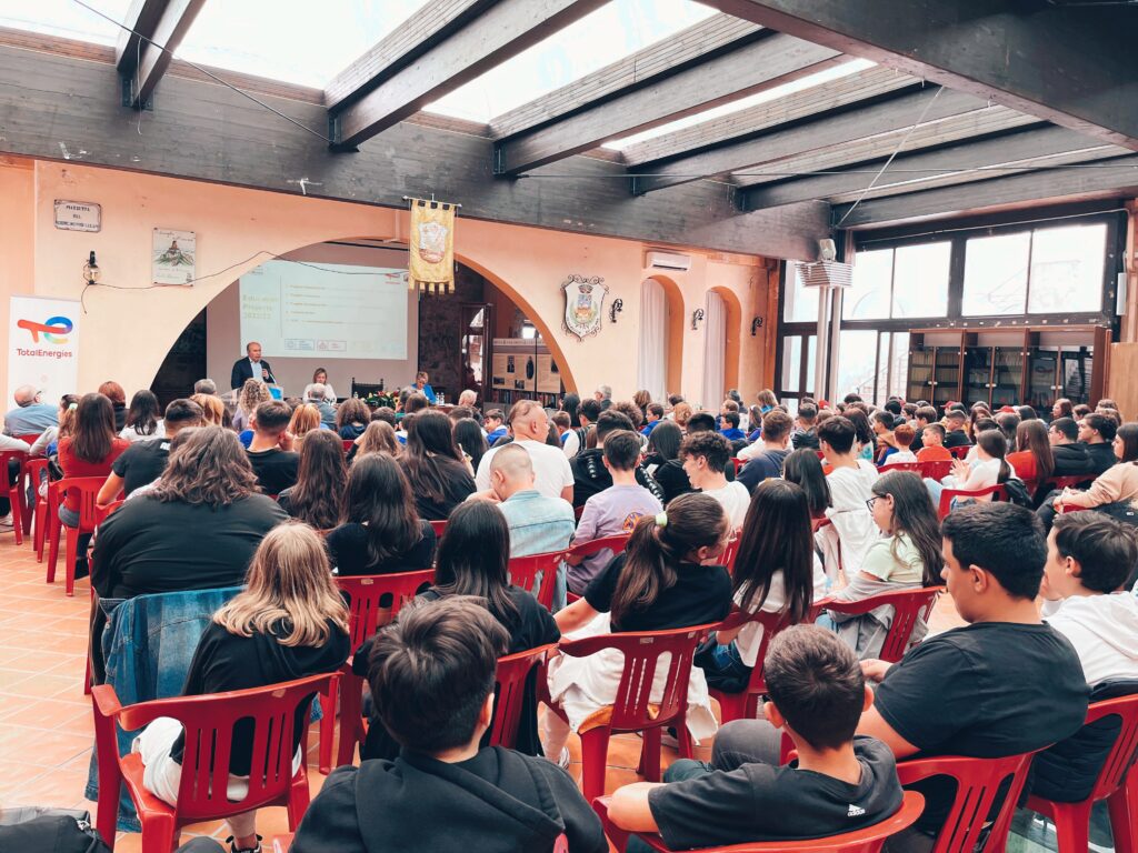 TotalEnergies, in un evento a Corleto presentati i progetti sociali della JV Tempa Rossa per gli studenti della Concessione “Gorgoglione”