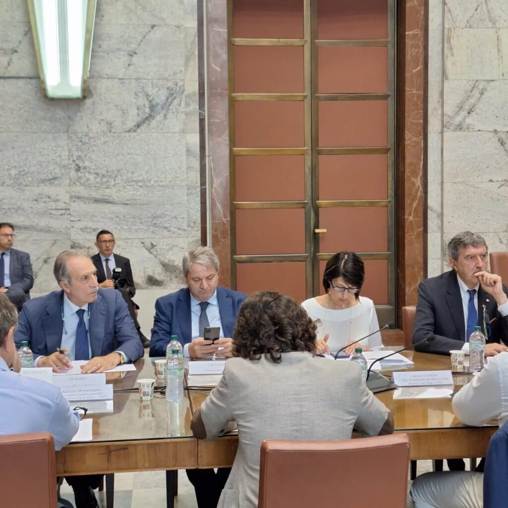 Bardi: "A breve chiusura trattativa Governo - Stellantis" stellantis