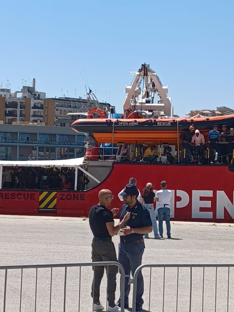 Open Arms: anche la Polizia Provinciale presente alle operazioni di sbarco open arms