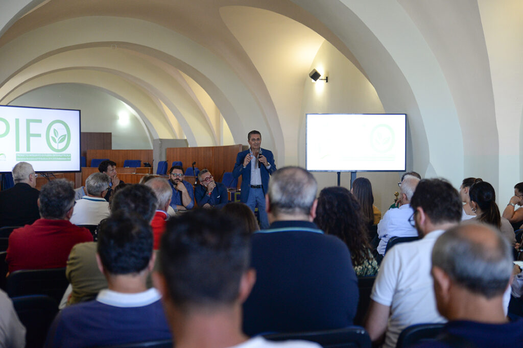 A Scanzano Jonico presentati i risultati del Progetto Integrato di Filiera Ortofrutticola (PIFO) nell’ambito del meeting “La competitività dell’ortofrutta: aggregazione, innovazione e sostenibilità”. filiera ortofrutticola