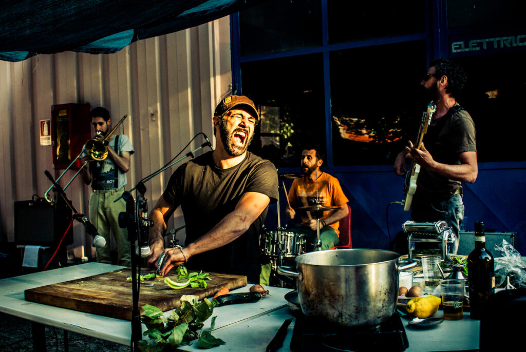 Mercoledì 2 agosto - Food Sound Castle | Daniele De Michele aka Donpasta feat. Faugnu al Castello Volante di Corigliano d'Otranto volante
