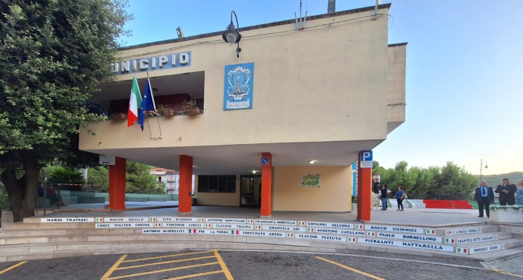 TURSI DEDICA UNA PIAZZA ALLA MEMORIA DEL GENERALE CARLO ALBERTO DALLA CHIESA tursi